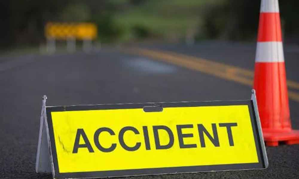 नेत्रावतीको बेतिनीमा स्वराज ट्रक दुर्घटना : दुईको मृत्यु ,एक घाईते