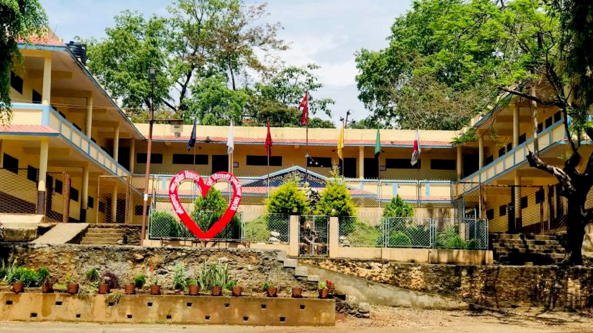 समुदायमा संक्रमण देखिएपछि नीलकण्ठ मा.वि असोज २४ सम्म बन्द अनलाइन कक्षा भने सञ्चालन हुने