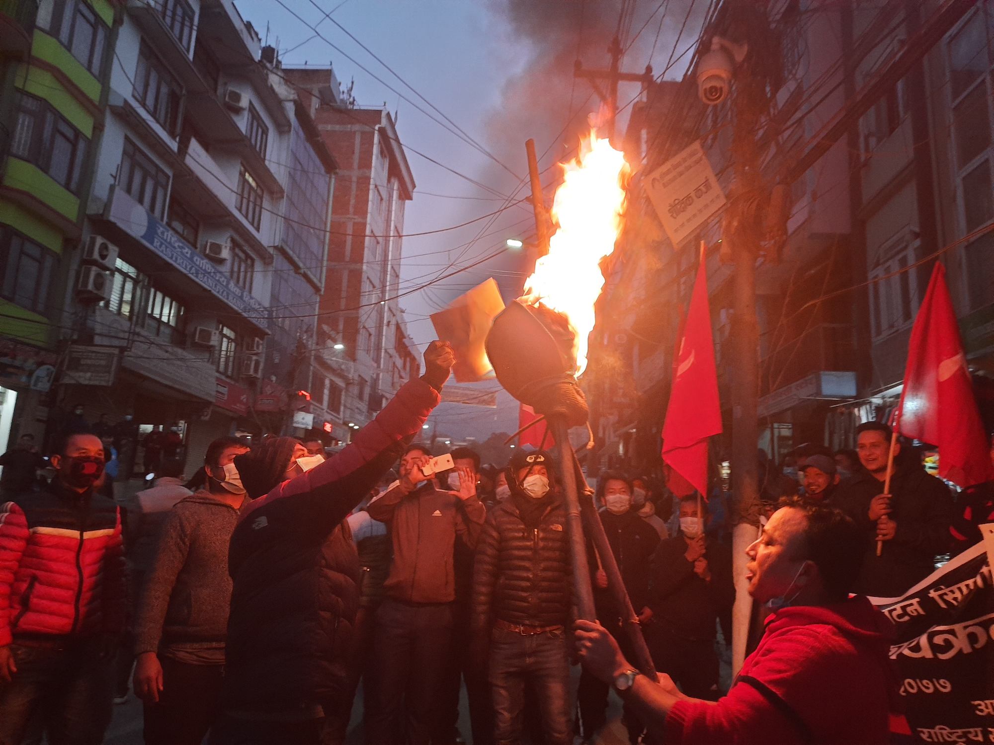 धादिङबेशीमा संसद विघटनविरुद्ध बिरोध प्रर्दशन