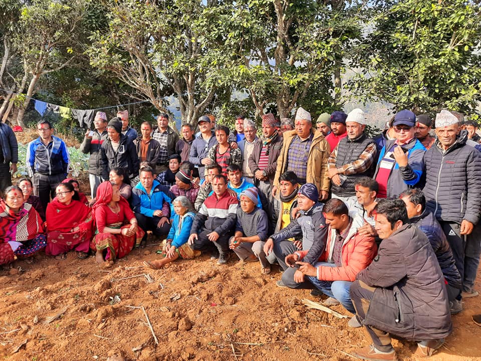 कर्ण मगरको नेतृत्वमा सिद्धलेकको हात्तिसुँढाबाट ५० जना नेकपामा प्रवेश