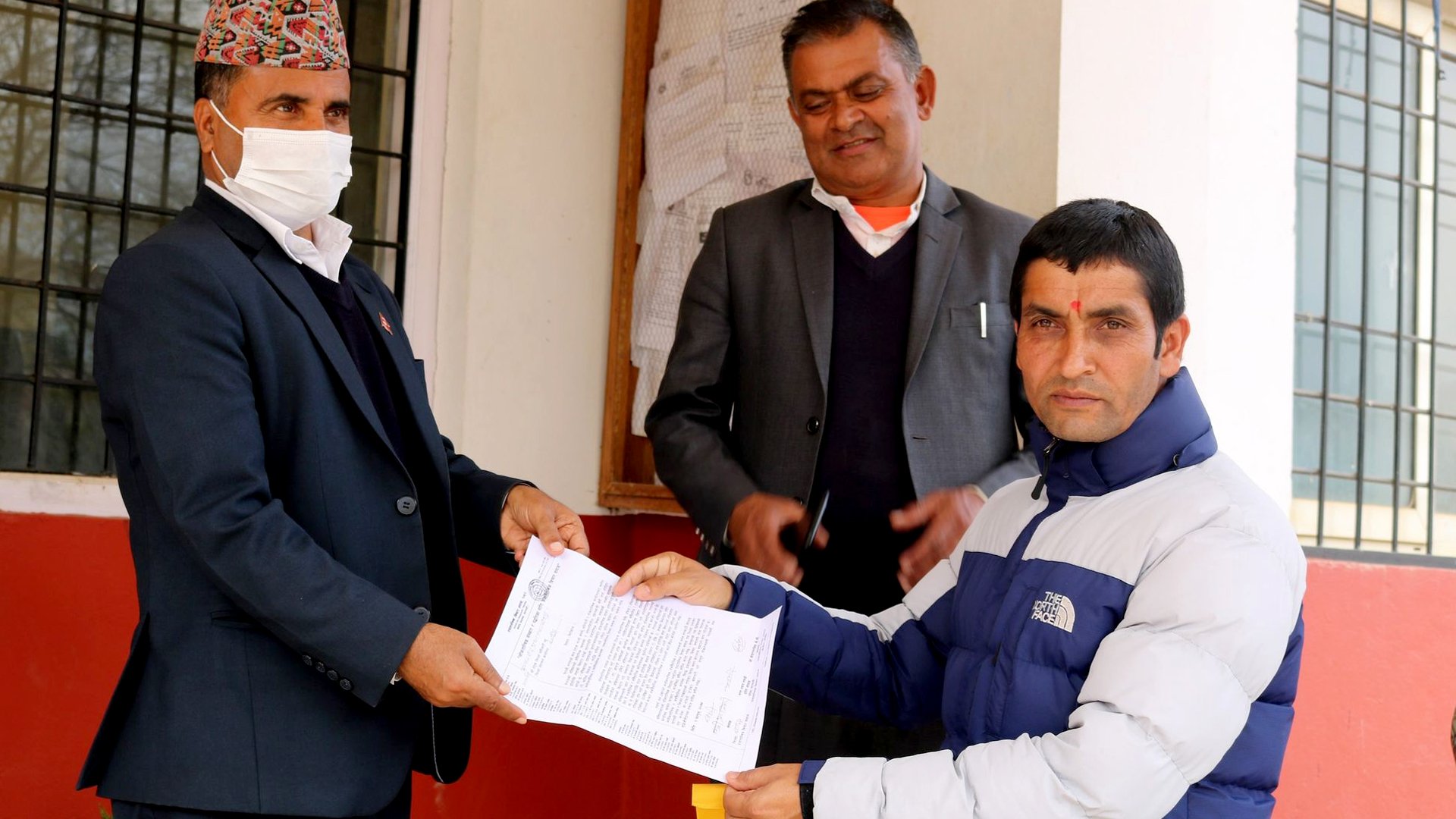 धादिङमा प्रजातान्त्रिक विचार समाजले प्रजिअलाई बुझायो विरोधपत्र