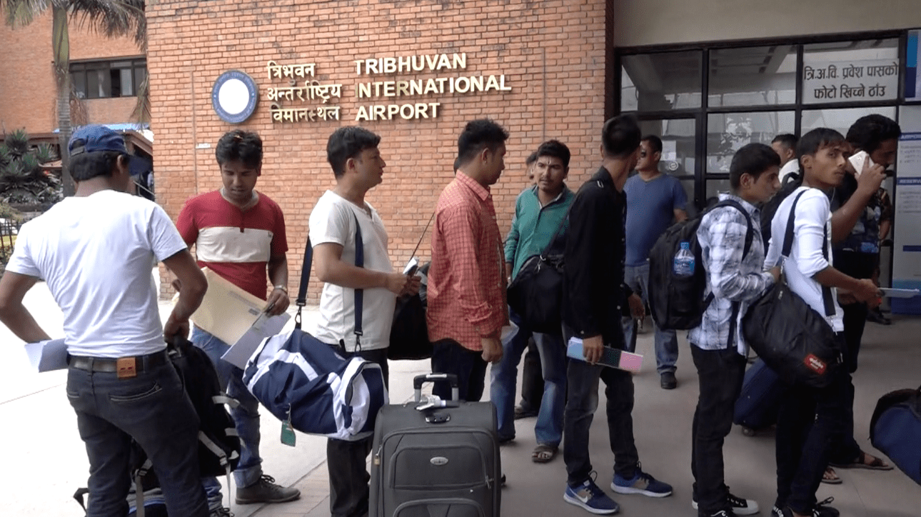 ४ महिनाको अबधिमा १ लाख ३६ हजार नेपाली कामको लागि विदेश गए 