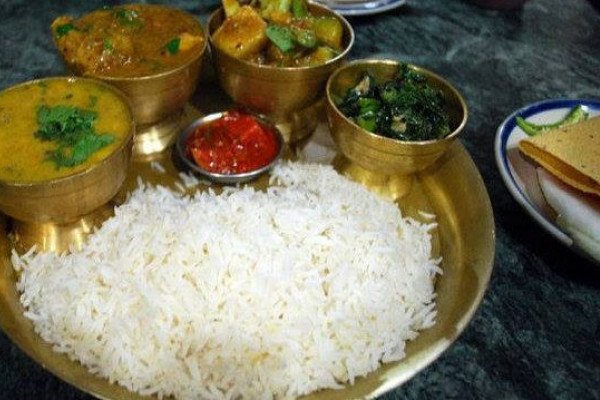 बेलुकाको खाना चाँडै खानुपर्ने ८ कारण यस्ता छन्