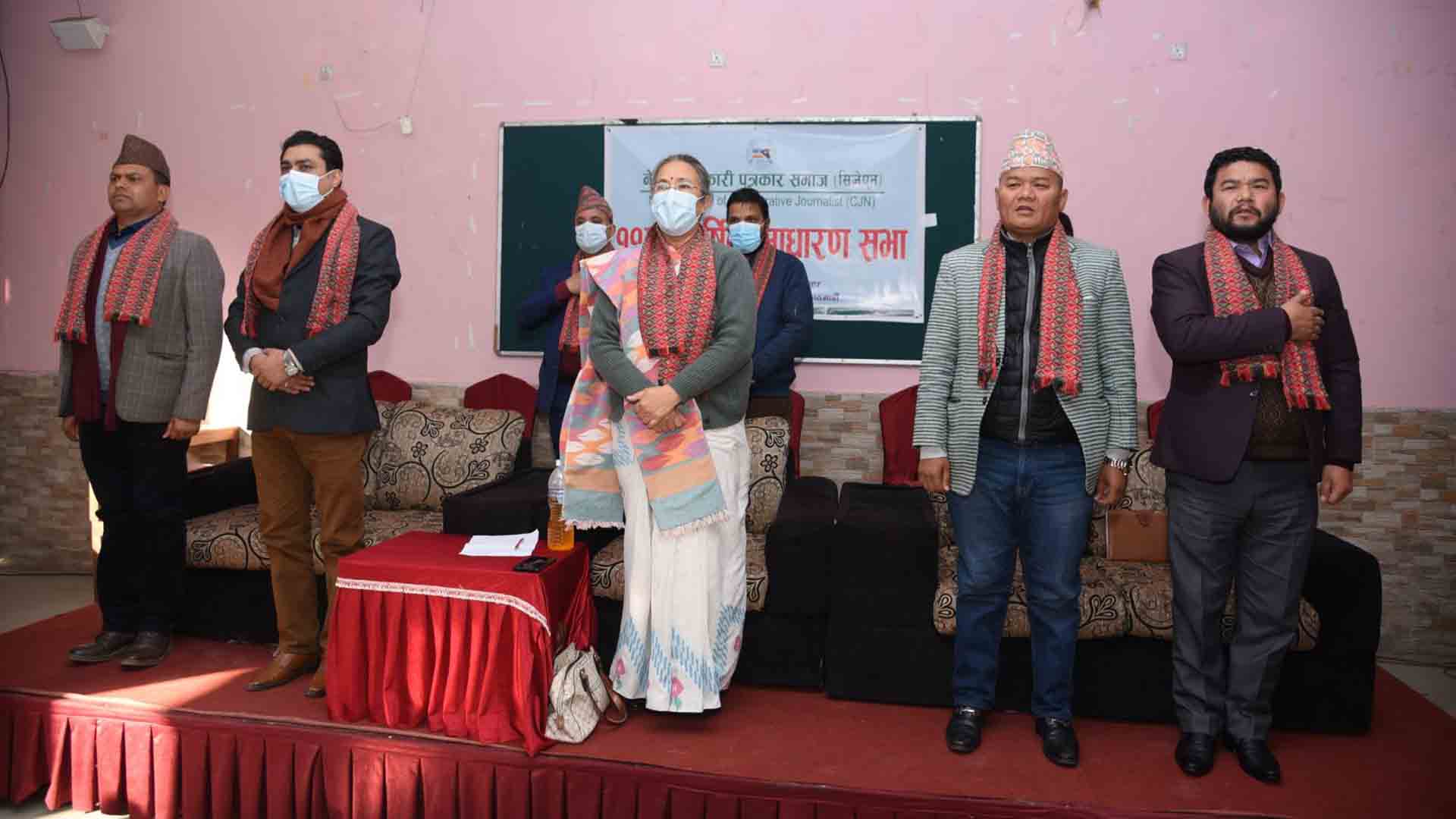 सहकारीहरु पैसा ब्याजमा लगानी गरेर खाने बैंकजस्तो भए : मन्त्री श्रेष्ठ