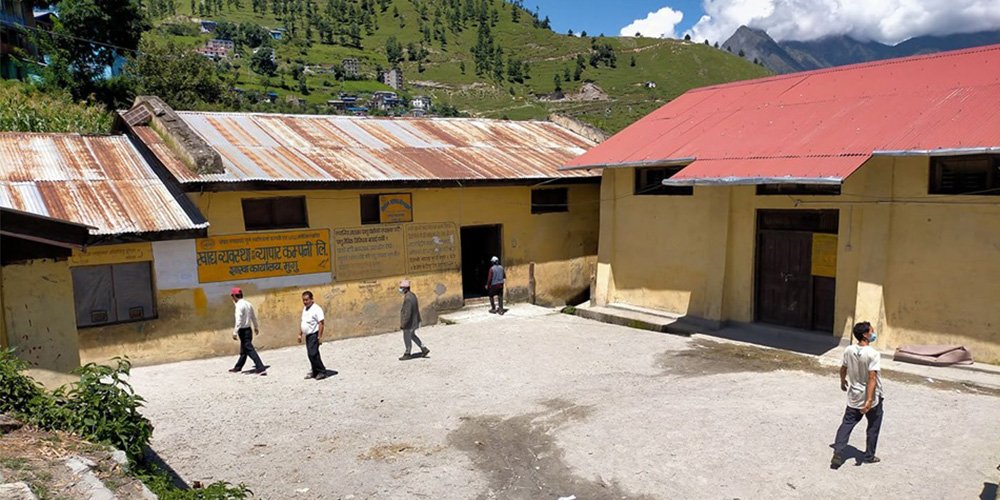 दुई वर्षदेखि रित्तै छ रातापानीको बिक्री केन्द्र