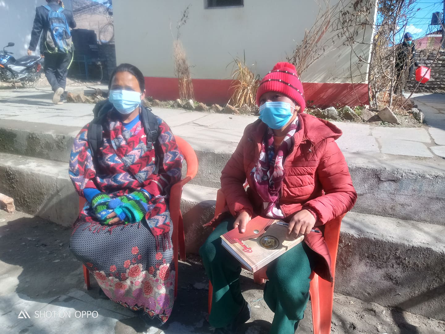 उमेर ८३ वर्ष, नागरिकता छैन 