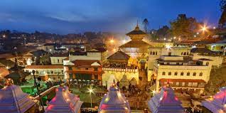पशुपतिनाथ मन्दिरमा भक्तजनलाई रोक लगाइएकोमा विरोध