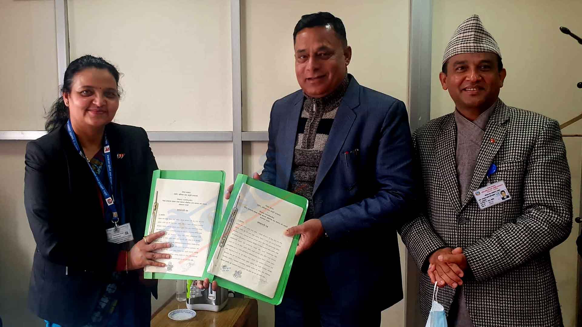 नीलकण्ठ नगरपालिकामा औधोगिक ग्राम बन्ने:मन्त्रालयका सह–सचिव पौडेल र मेयर ढुंगानाबिच सहमतिपत्रमा हस्ताक्षर