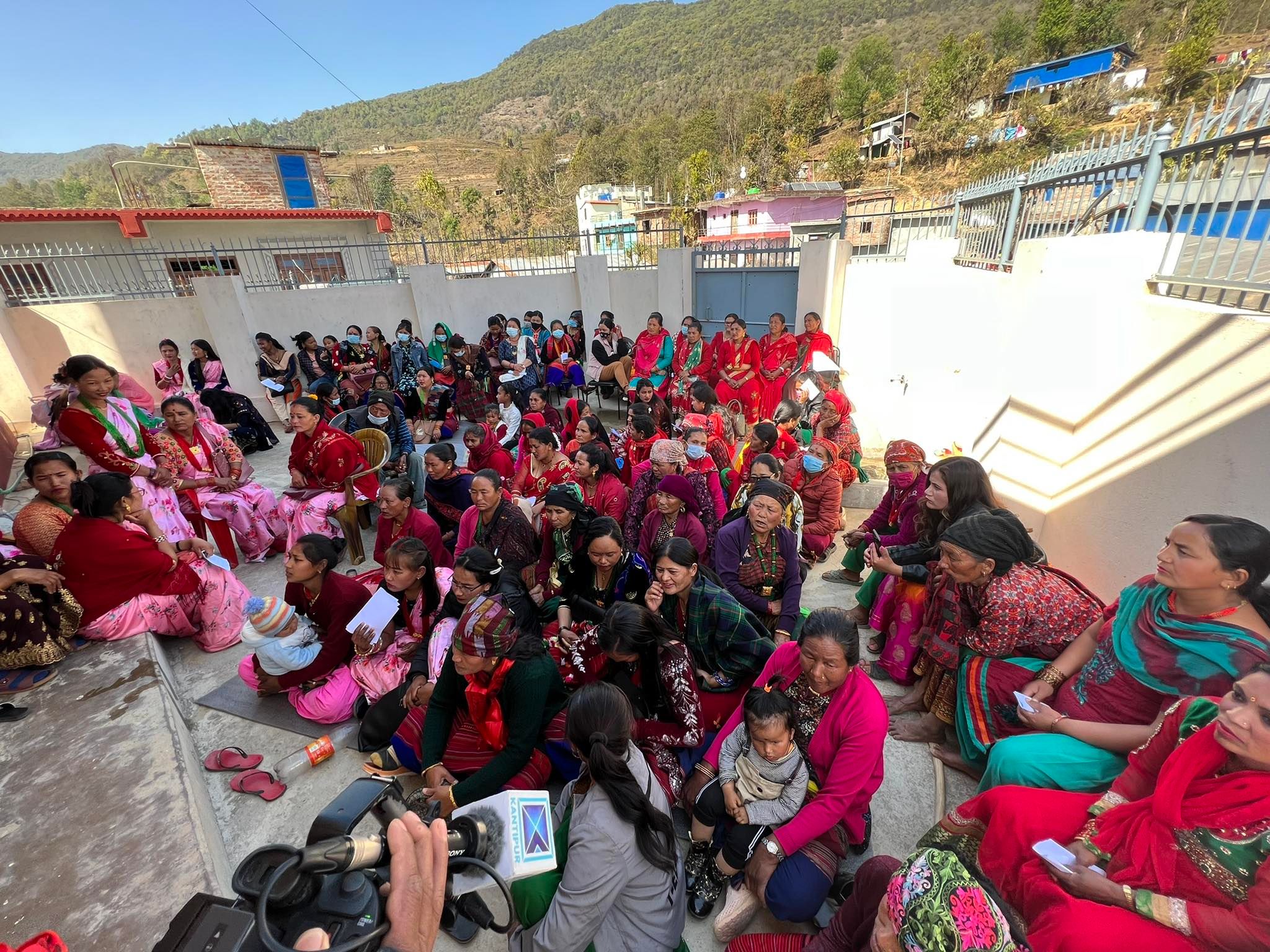 नेत्रावती डबजोङमा लोकगित प्रतियोगिता,बेलडाँडी आमा समुह प्रथम