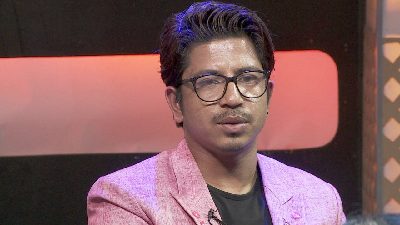 ‘पिर’ गीतबारे प्रकाश सपूतको प्रस्टीकरण- ‘मैले गलत गरेको हो कि ? तपाईहरूले गलत बुझ्नु भएको हो ? समीक्षा गरिरहेको छु’ ￼