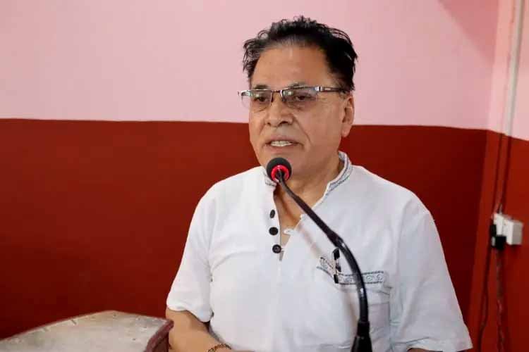 चितवनका बागी फकाउँदै प्रचण्डदेखि रामचन्द्रसम्म, जगन्नाथकाे जवाफ- कुनै हालतमा पनि पछि हट्दिनँ 
