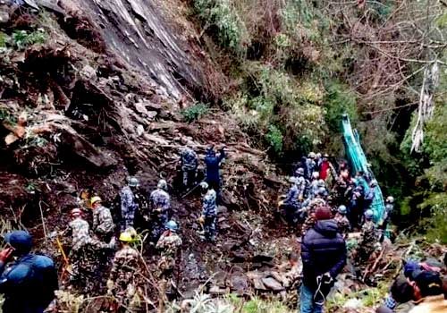 तिप्लिङ पहिरोम डोजरसँगै पुरिएका २ जनाको शव ३ महिनापछि फेला