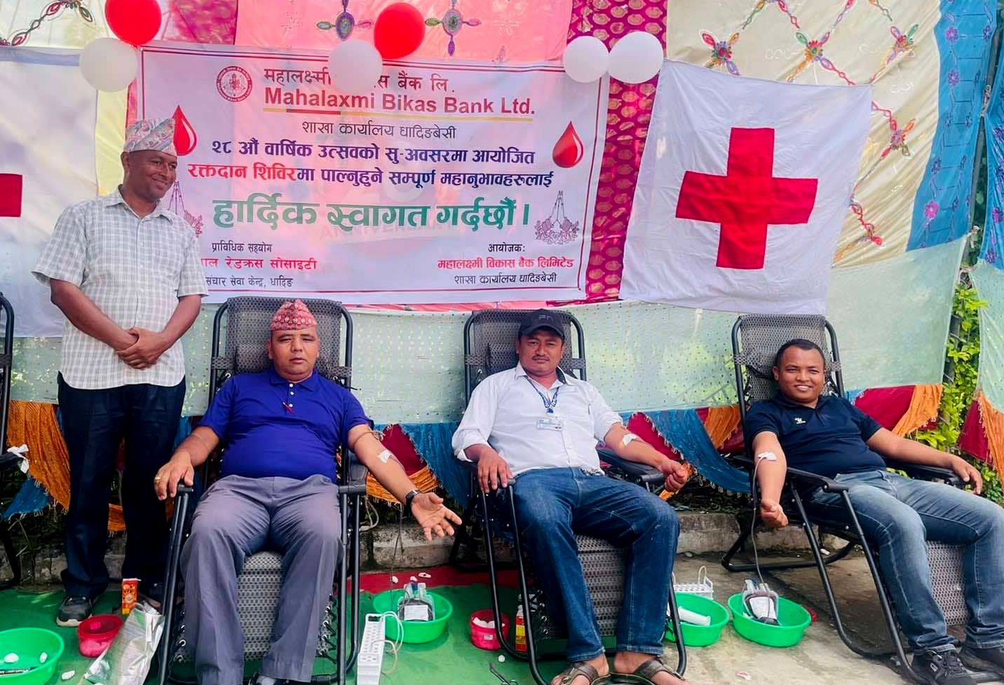 धादिङबेशीमा शुक्रबार ८२ जनाले गरे रक्तदान
