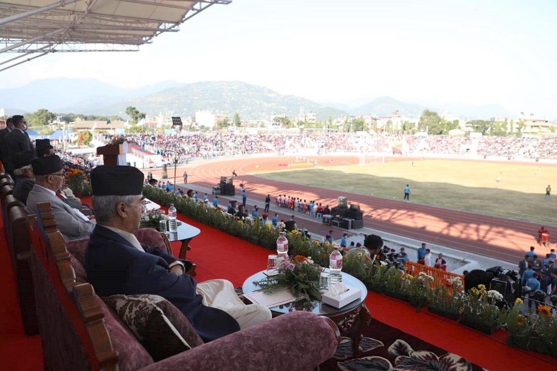 नवौं राष्ट्रिय खेलकुद प्रतियोगिता अवलोकन गर्दै प्रधानमन्त्री देउवा