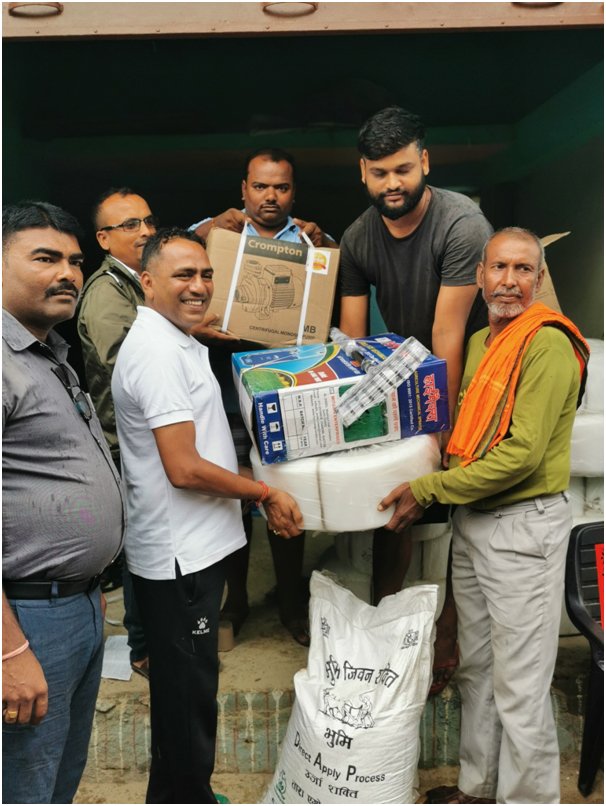 किसानलाई कृषि सामग्री वितरण