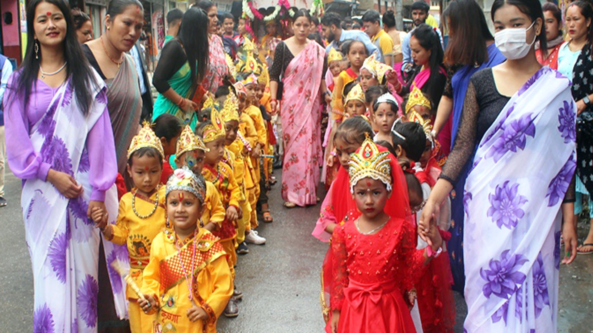बिहानदेखि देशभरका श्रीकृष्णमन्दिरमा भक्तजनको भीड