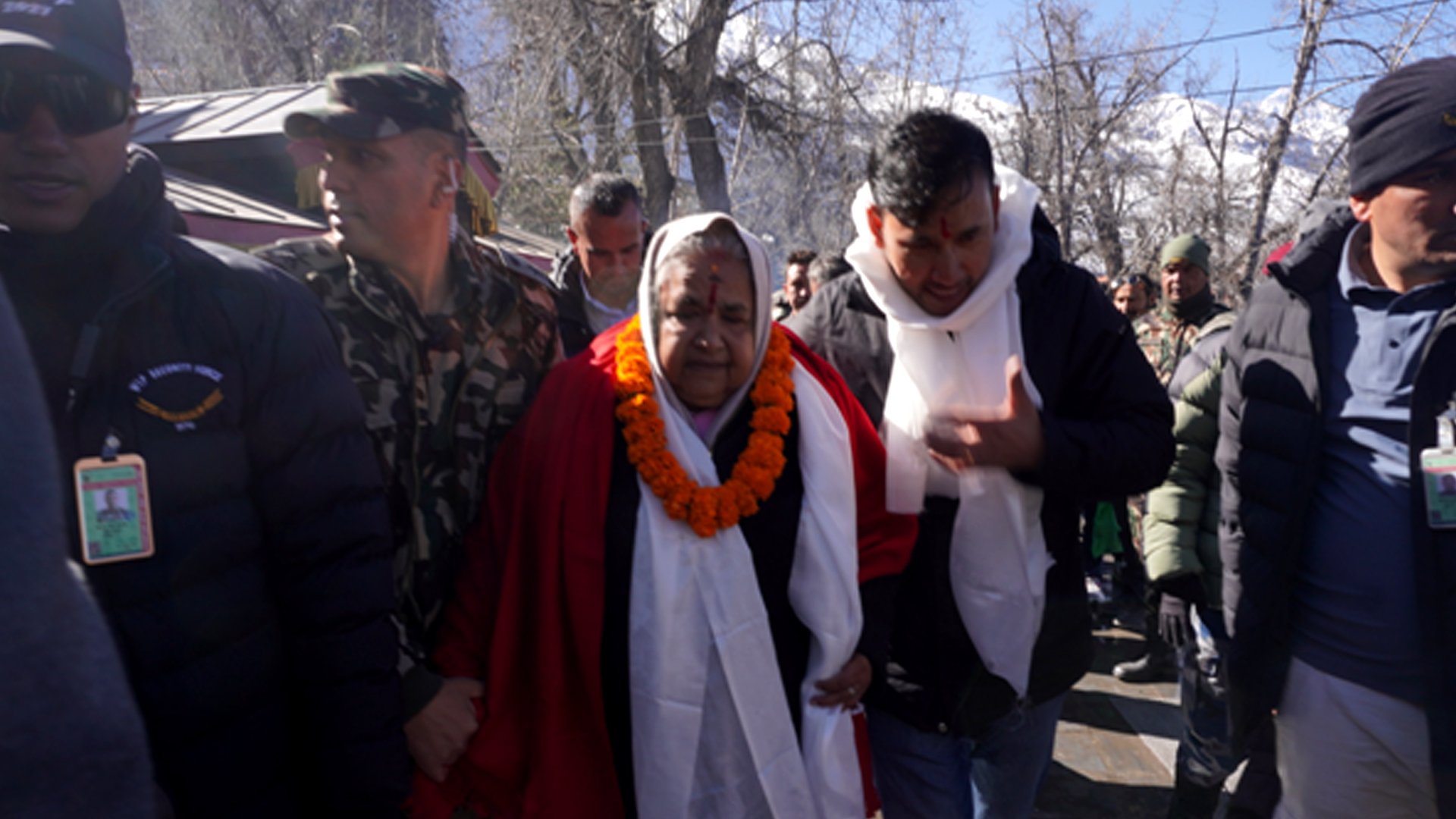 प्रधानमन्त्री कार्कीद्वारा मुक्तिनाथको दर्शन, निर्वाचन सफल पार्न निर्देशन