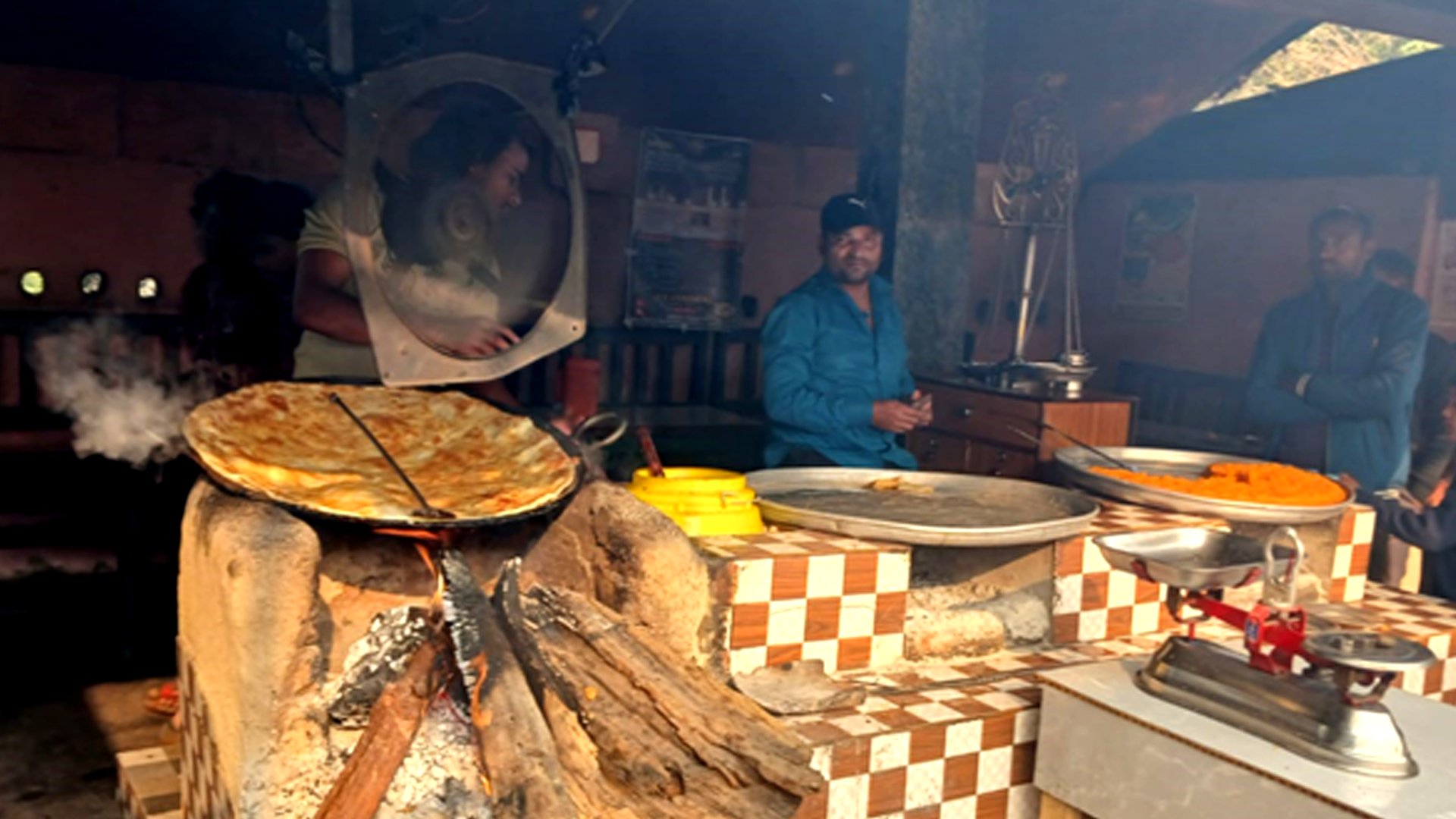 चार दशकदेखि हलुवा–पराठाको स्वाद चखाउँदै अरमान