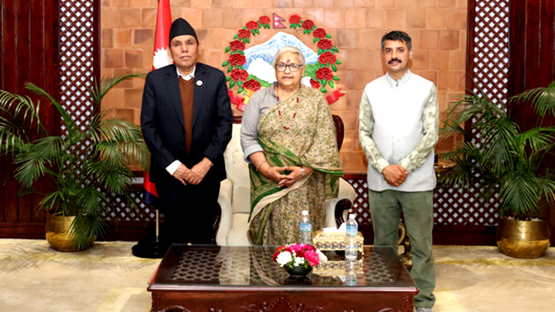 प्रधानमन्त्री कार्की र राष्ट्रियसभाका अध्यक्ष दाहालबीच शिष्टाचार भेट