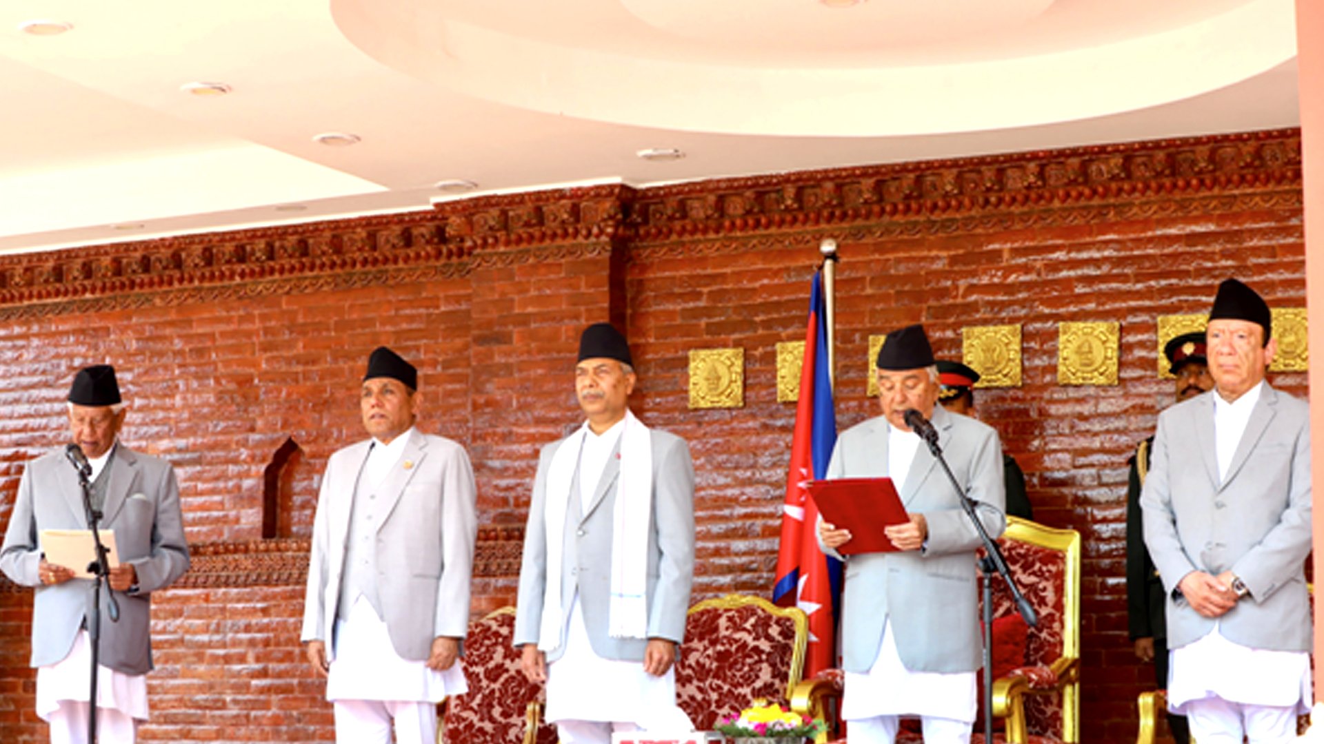 राष्ट्रपति पौडेलद्वारा प्रतिनिधिसभाका ज्येष्ठ सदस्य केसीलाई शपथ