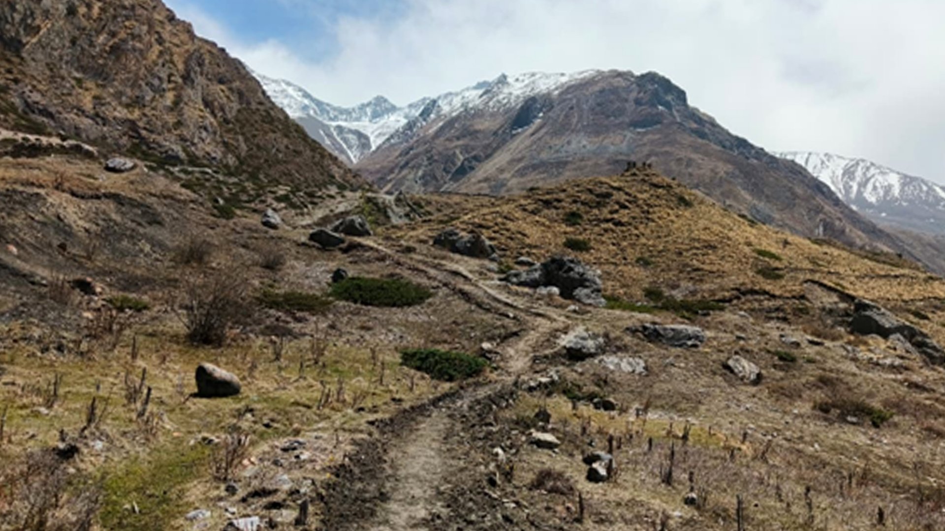 मुस्ताङका पर्यटकीय पदमार्गहरू मर्मत तथा स्तरोन्नति गरिँदै