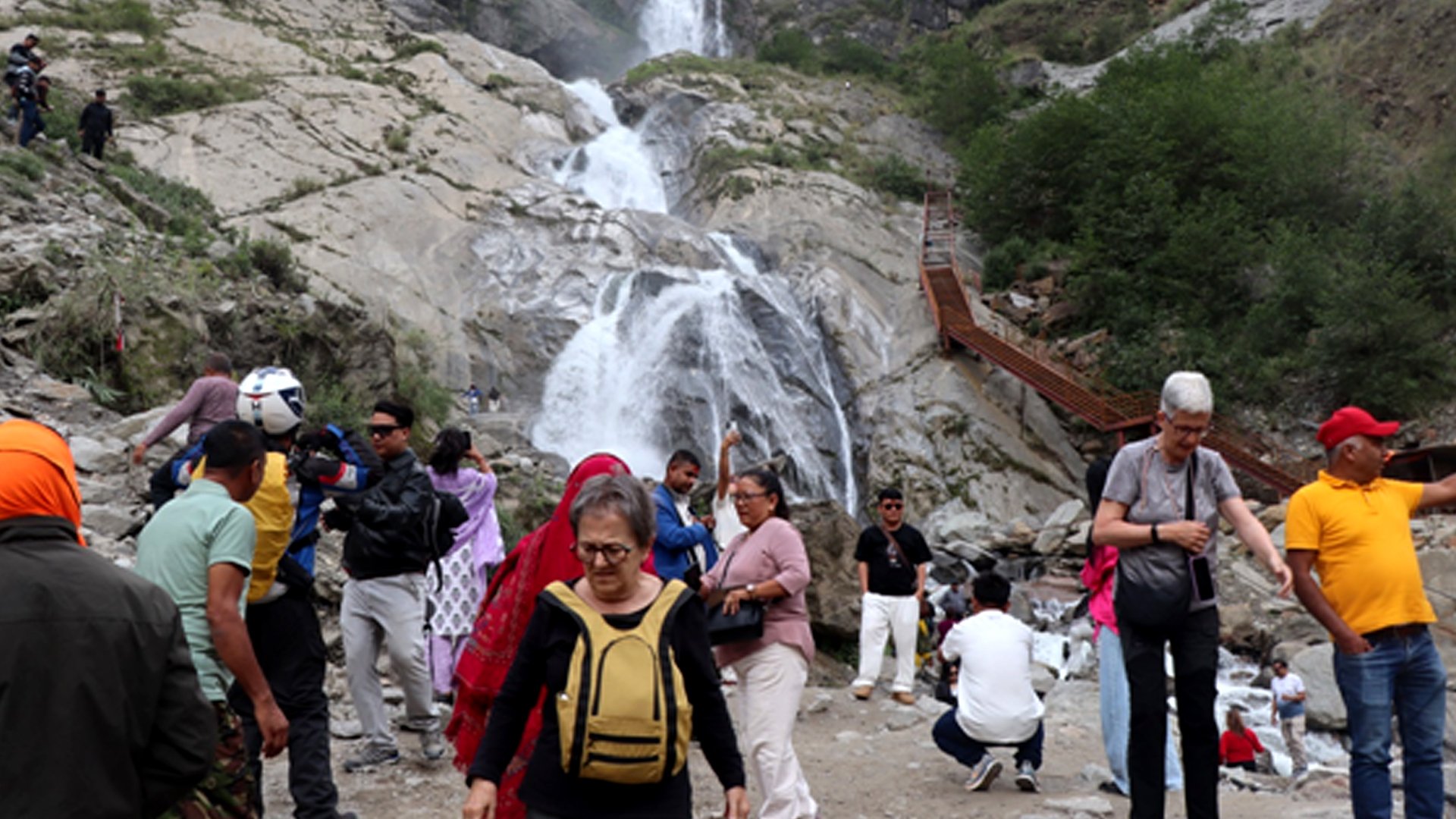 एघार महिनामा म्याग्दी हुँदै सात लाख पर्यटक मुस्ताङ पुगे