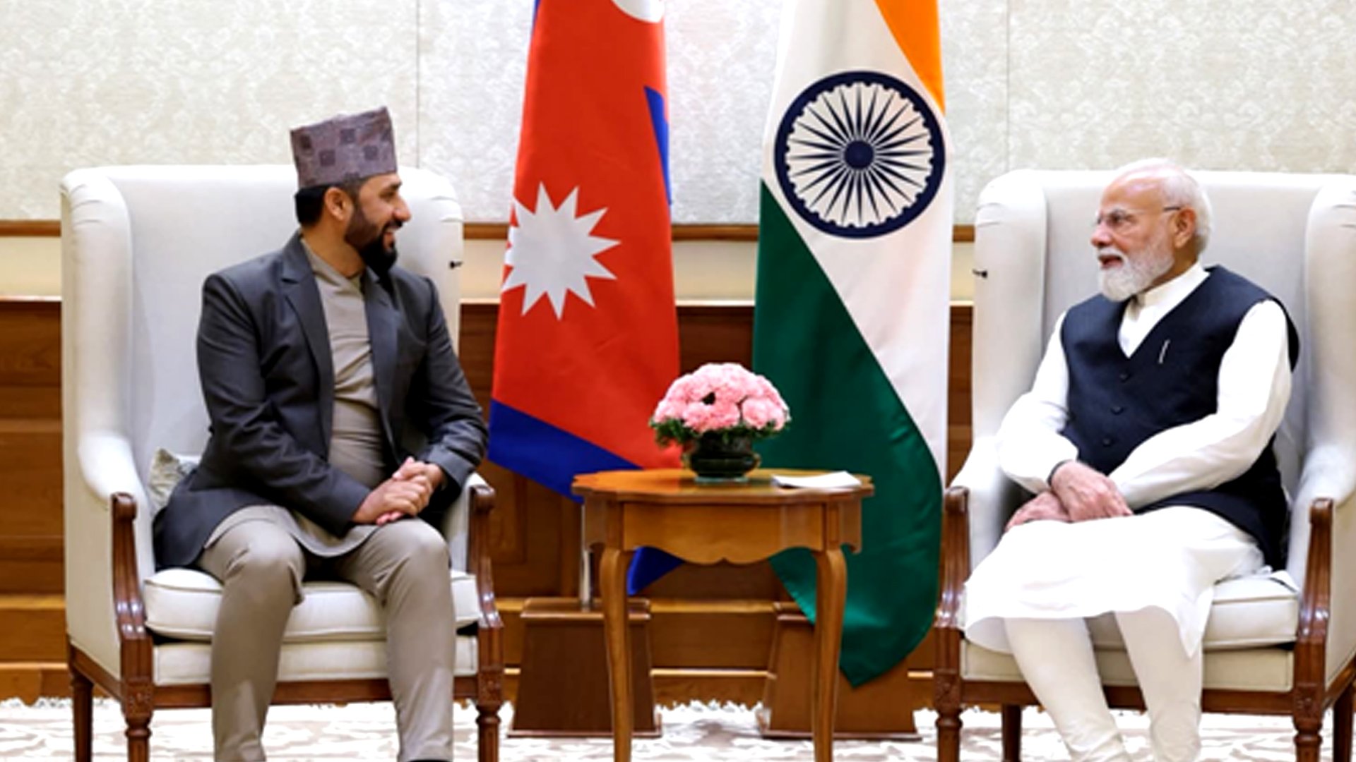 भारतका प्रधानमन्त्री मोदी र सभापति लामिछानेबीच भेटवार्ता