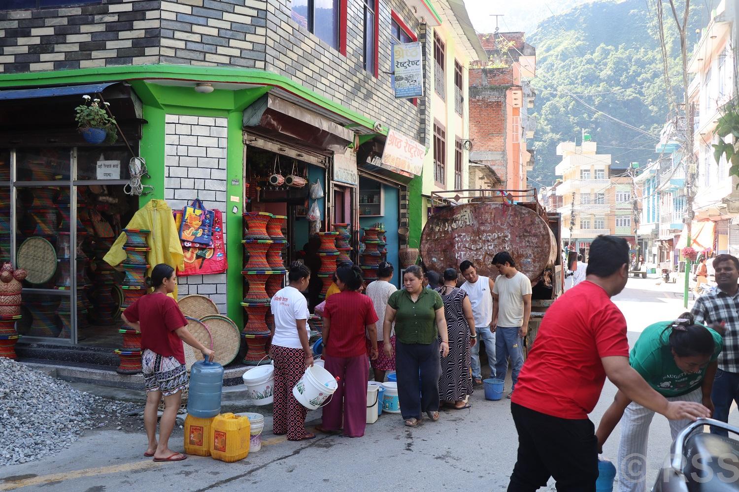 बाढी प्रभावित बेनीमा खानेपानी अभाव