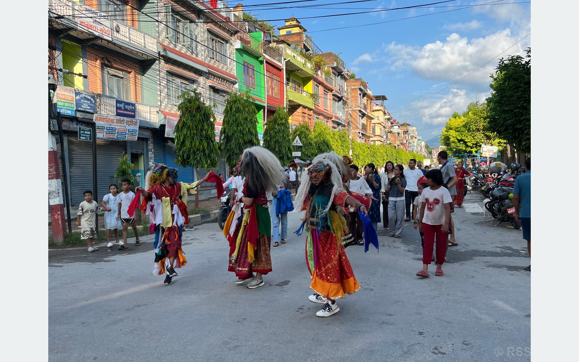 युवा पुस्ताको काँधमा ‘लाखे नाँच’को विरासत